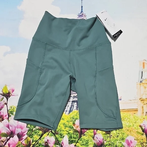Nike One High Waisted Green Shorts Size XS NWT - Picture 2 of 8